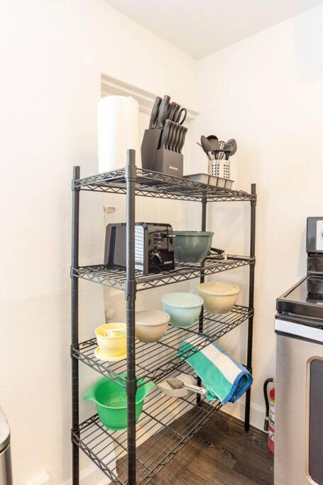 Lovely Historic Near Amelia Arena + Hyde Park Apartamento